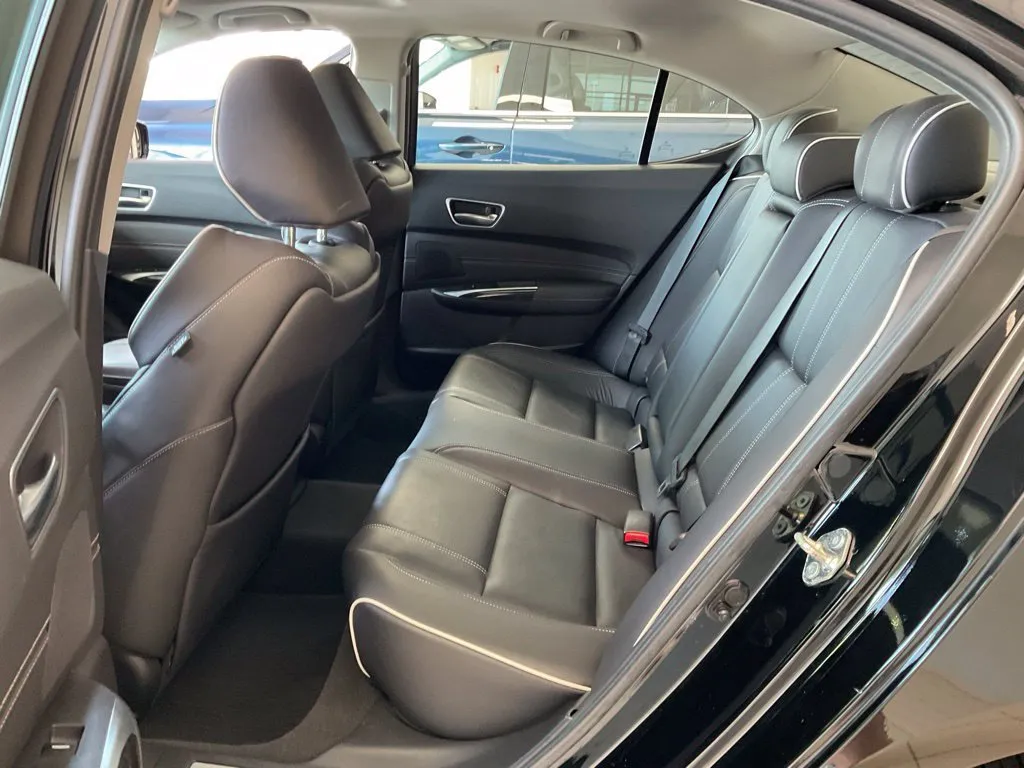 Acura TLX photo 23