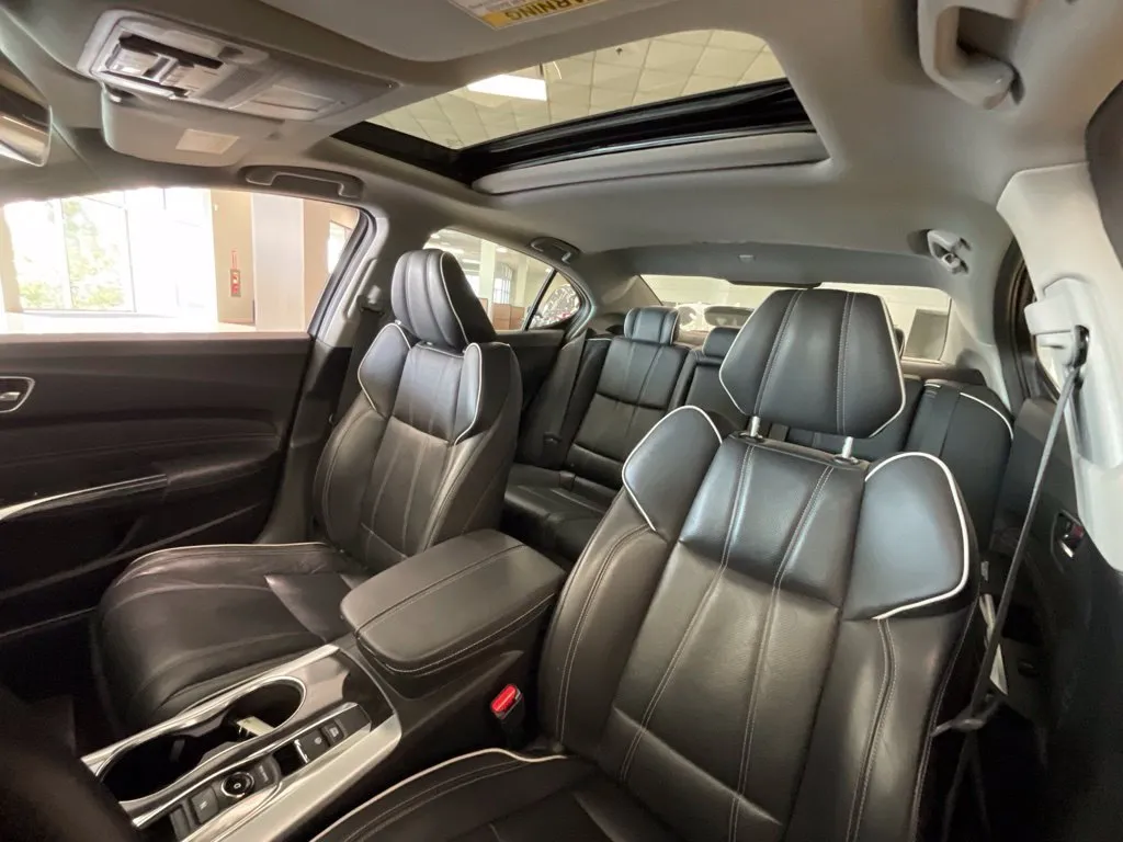 Acura TLX photo 11