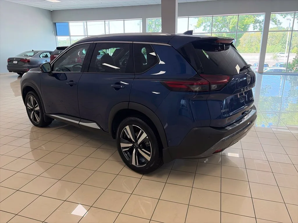 Nissan Rogue photo 8
