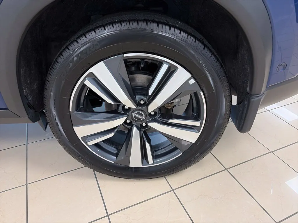 Nissan Rogue photo 10