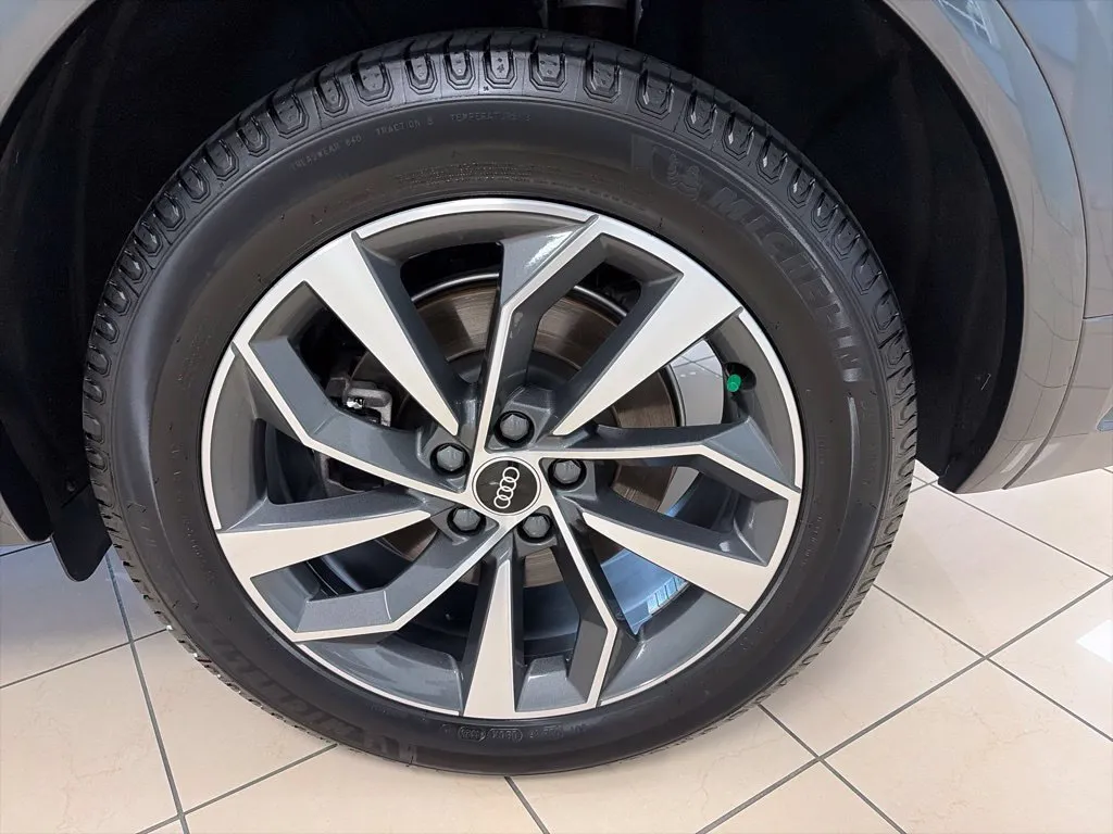 Audi Q5 photo 10