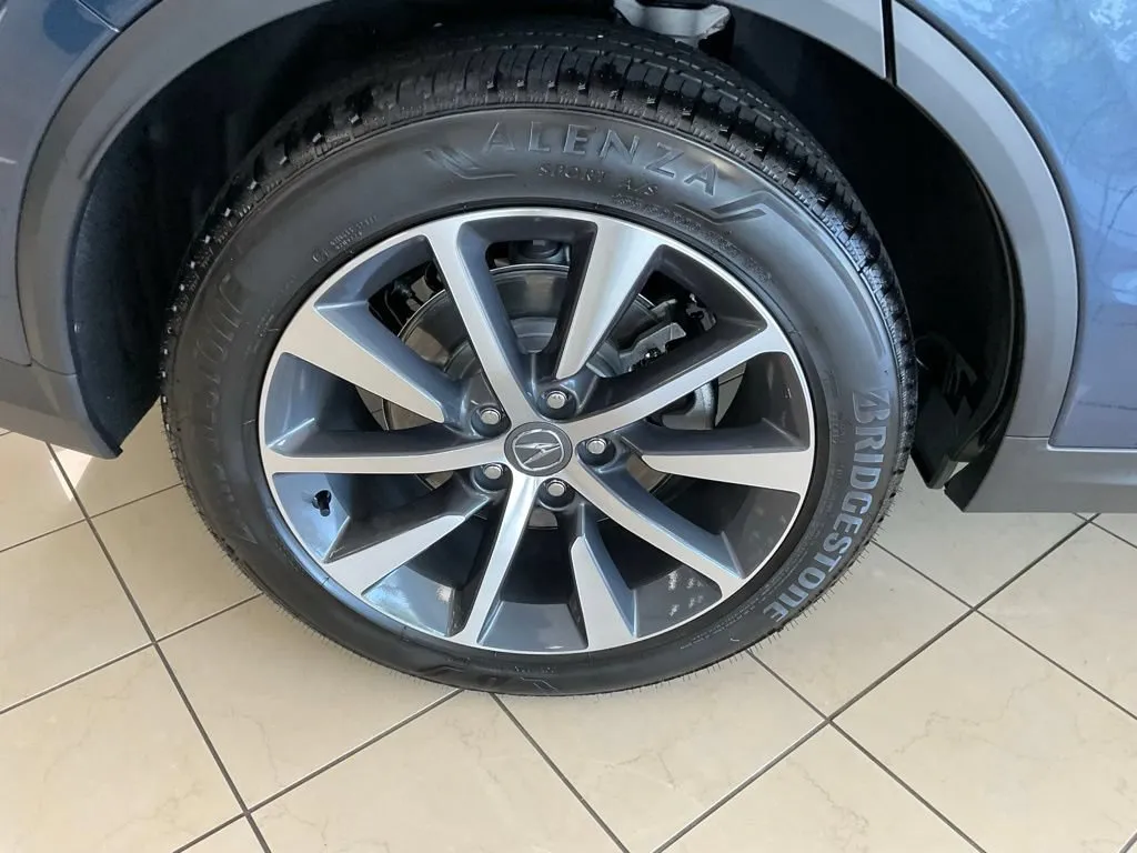 Acura MDX photo 8