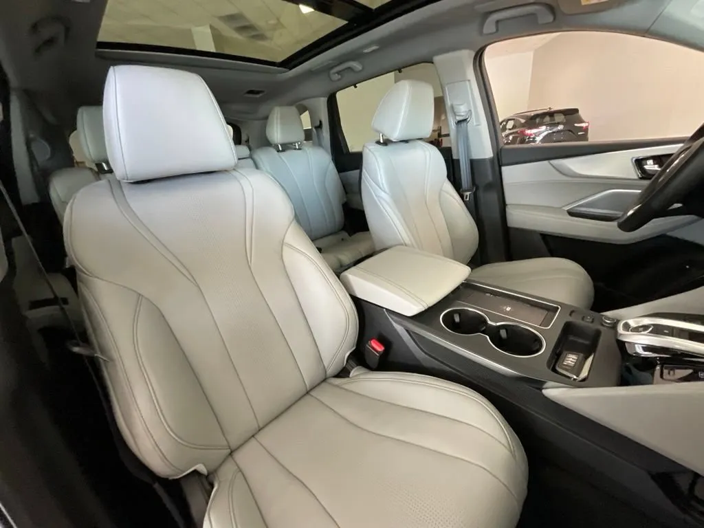 Acura MDX photo 22