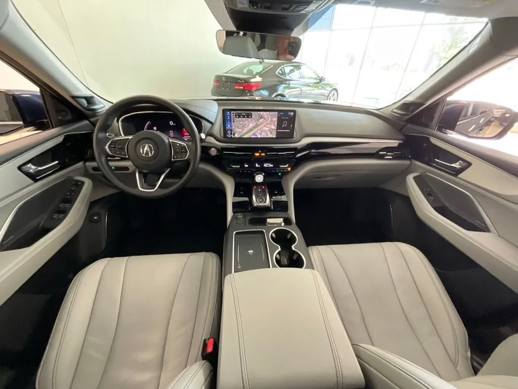 Acura MDX photo 9