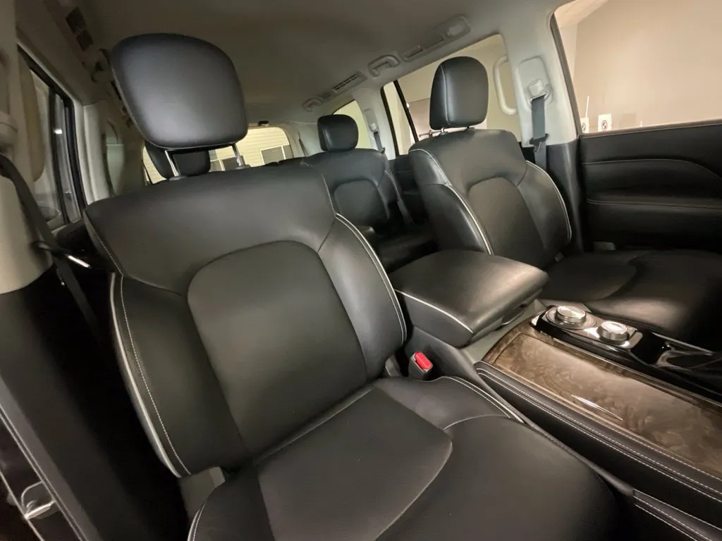 Infiniti QX80 photo 21