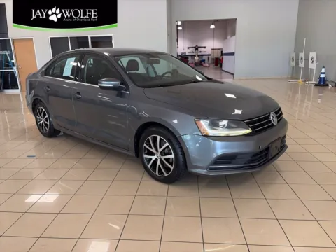 Gray 2017 Volkswagen Jetta 1.4T SE for sale in Overland Park, KS
