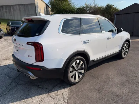 More photos of 2021 Kia Telluride S at Acura of Overland Park, KS