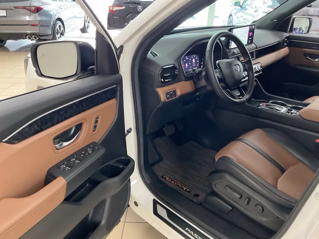 Honda Passport photo 10
