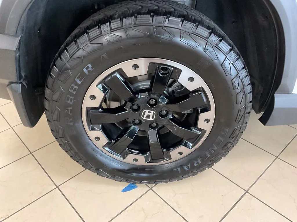 Honda Passport photo 8