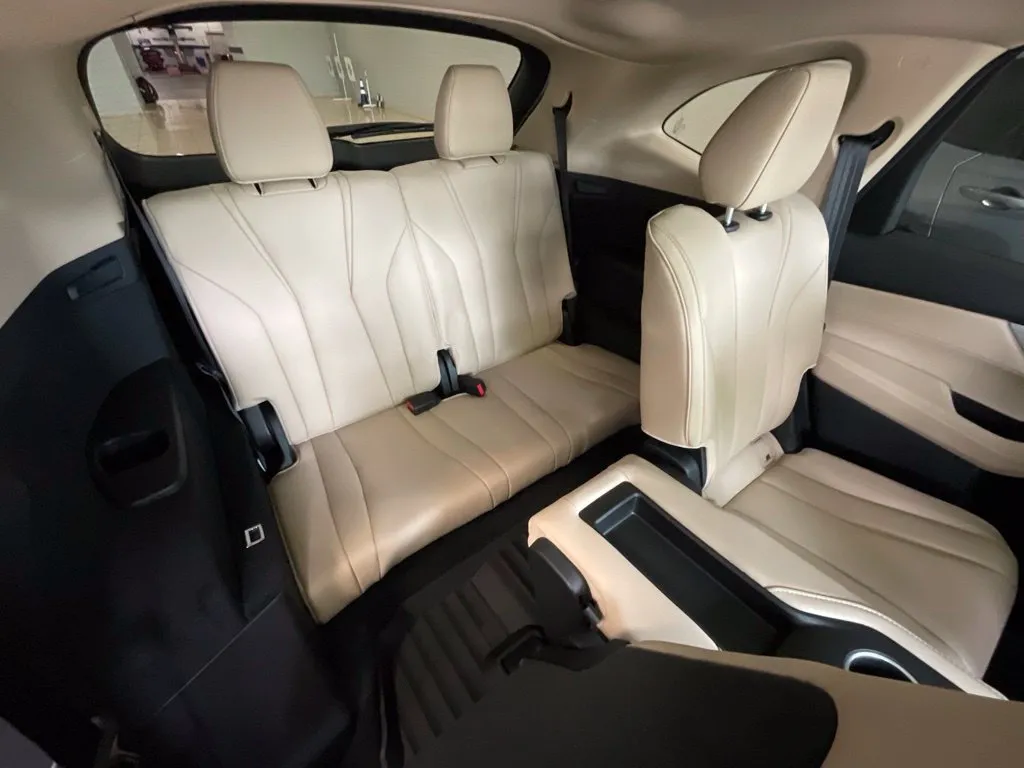 Acura MDX photo 24
