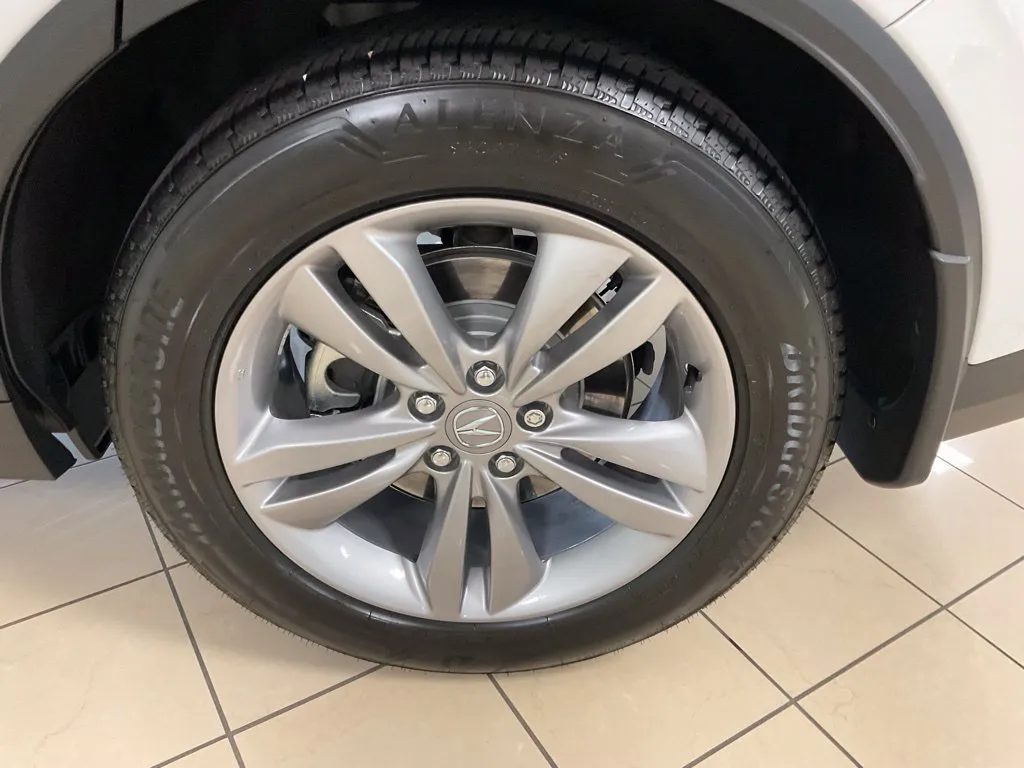 Acura MDX photo 8