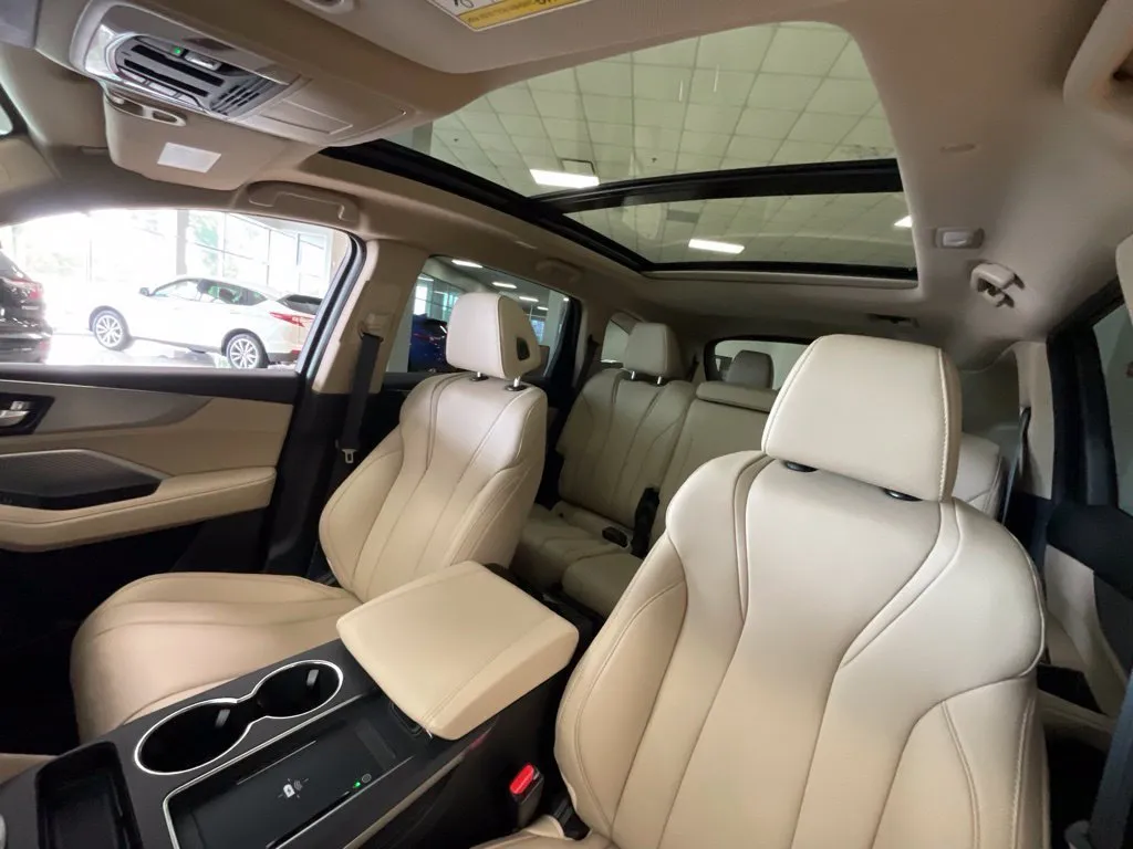 Acura MDX photo 11