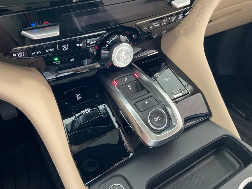 Acura MDX photo 19