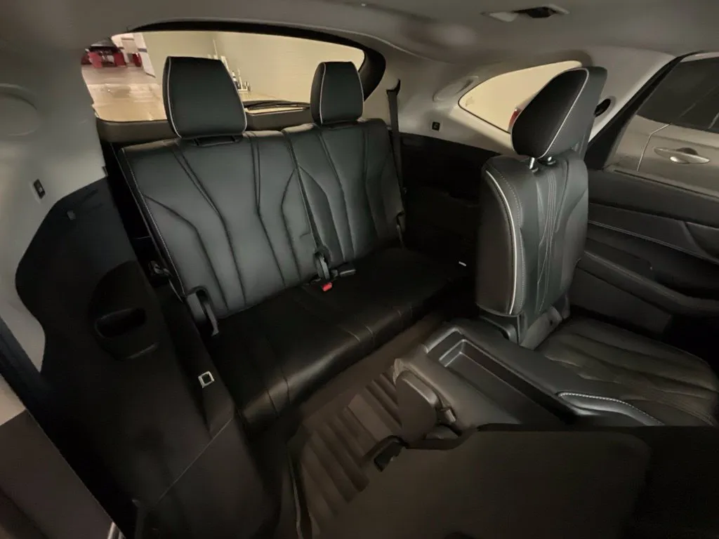 Acura MDX photo 24
