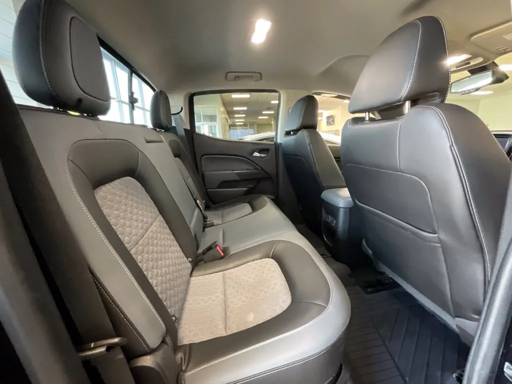 Chevrolet Colorado photo 23