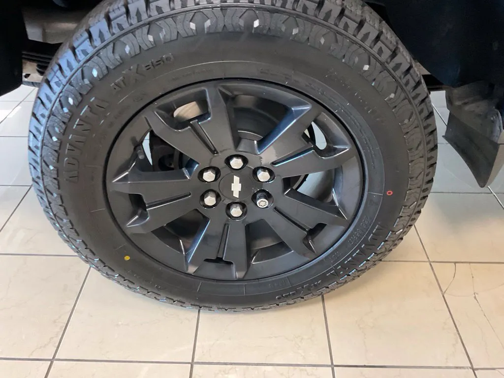 Chevrolet Colorado photo 8