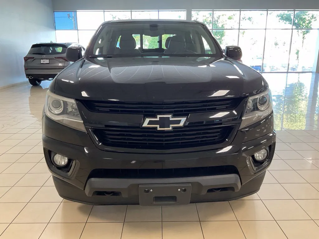 Chevrolet Colorado photo 2