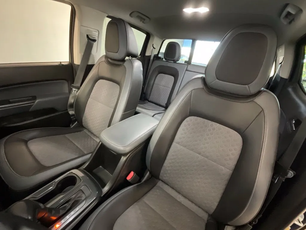 Chevrolet Colorado photo 11