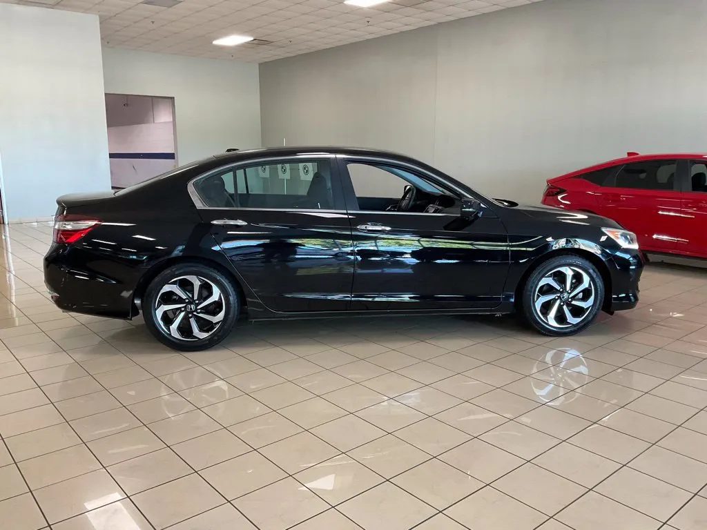 Honda Accord photo 7