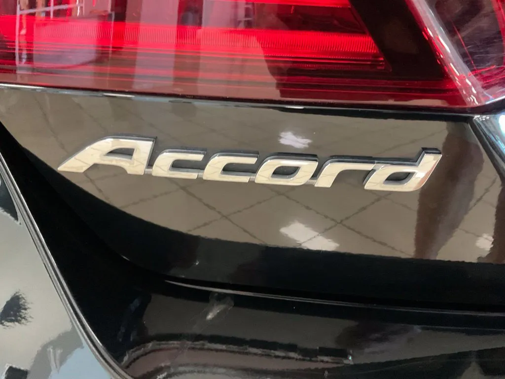Honda Accord photo 22