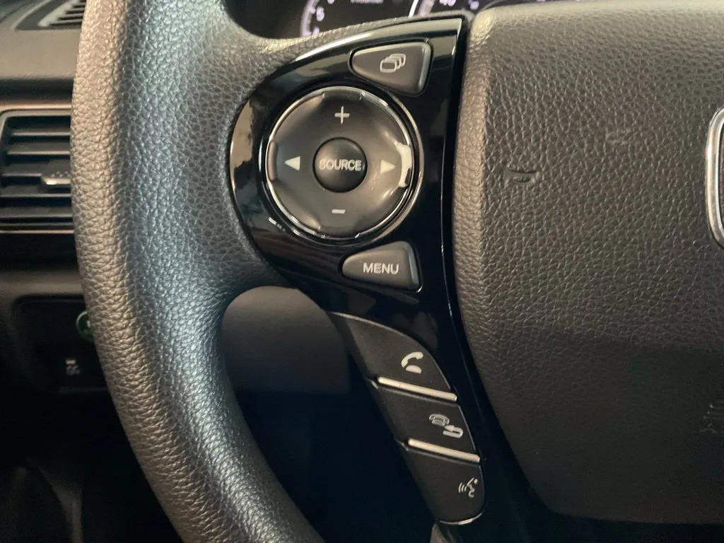 Honda Accord photo 13