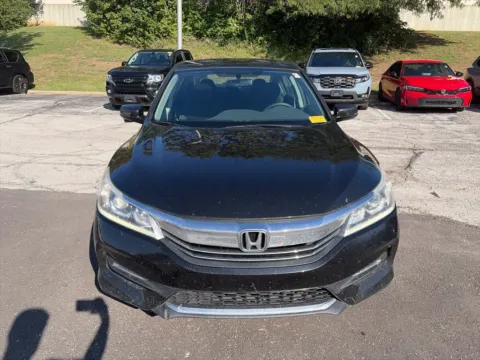 Photos of 2017 Honda Accord Sedan EX for sale in Overland Park, KS at Acura of Overland Park