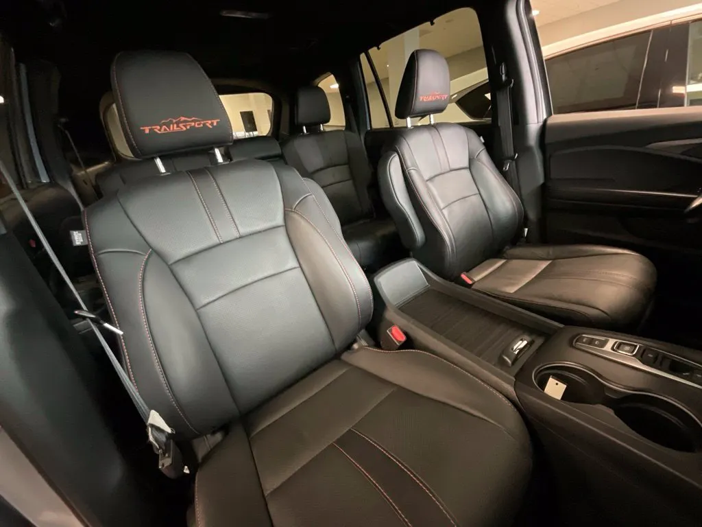 Honda Passport photo 21