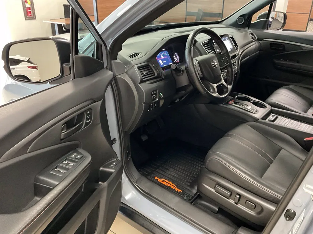 Honda Passport photo 10