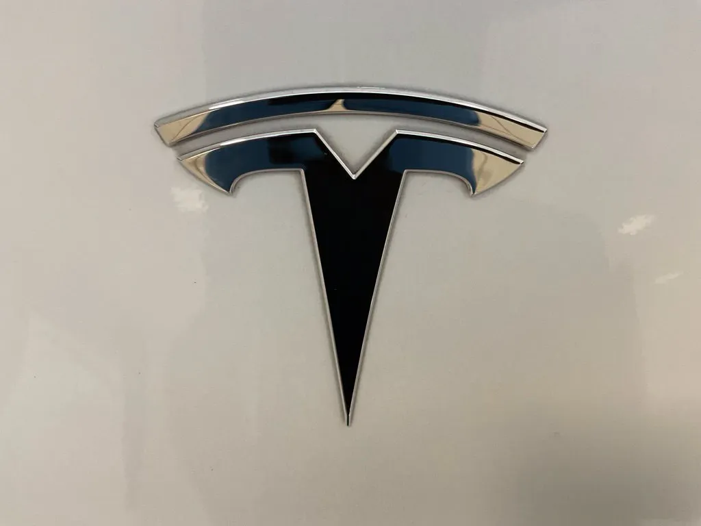 Tesla Model Y photo 21