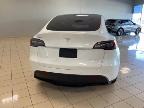 More photos of 2022 Tesla Model Y Long Range at Acura of Overland Park, KS