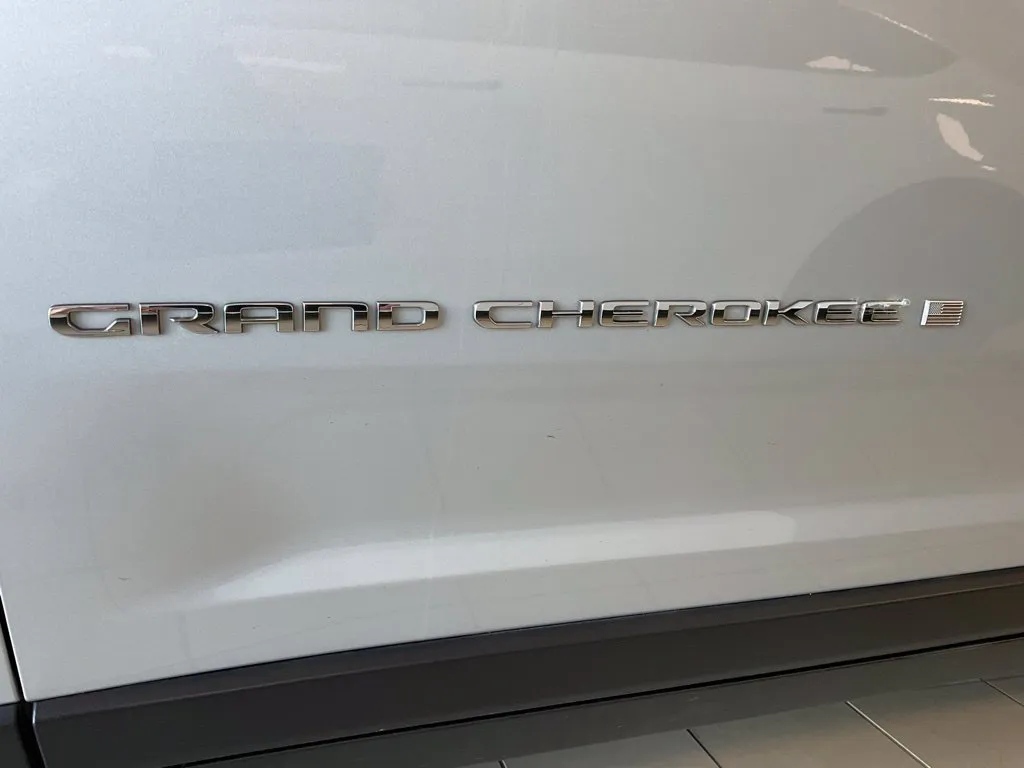 Jeep Grand Cherokee L photo 27