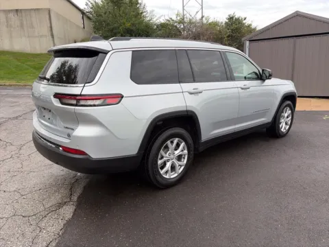 More photos of 2022 Jeep Grand Cherokee L Limited at Acura of Overland Park, KS