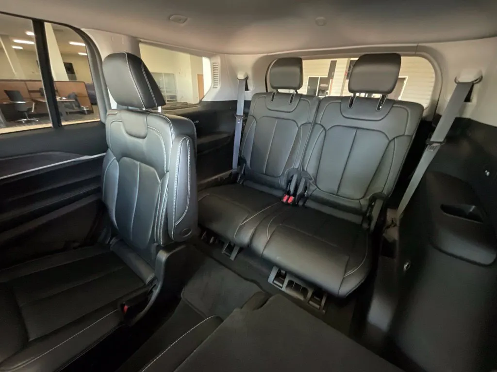 Jeep Grand Cherokee L photo 25