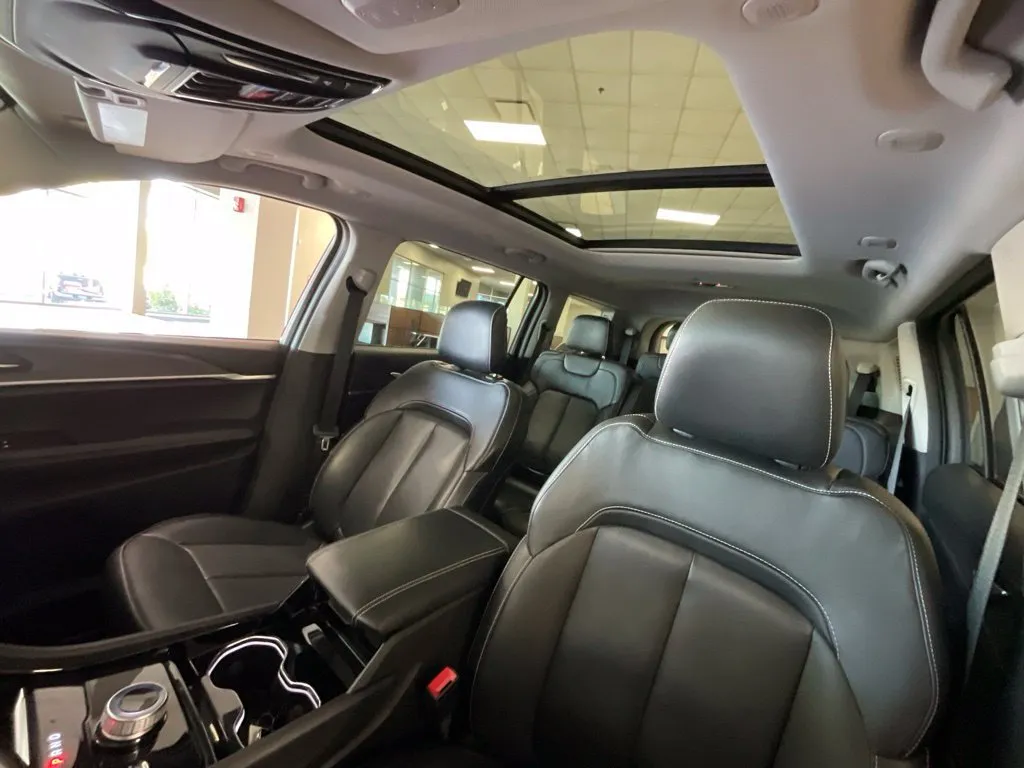 Jeep Grand Cherokee L photo 11