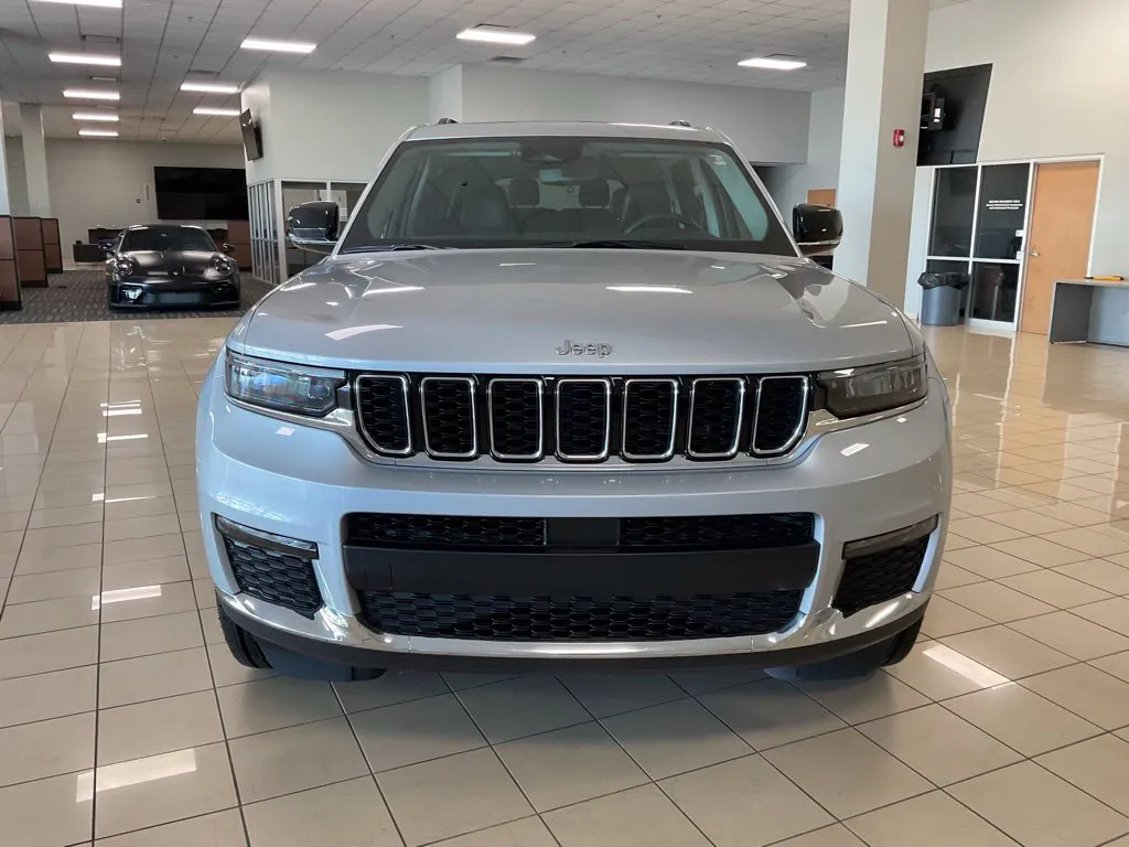 Jeep Grand Cherokee L photo 2