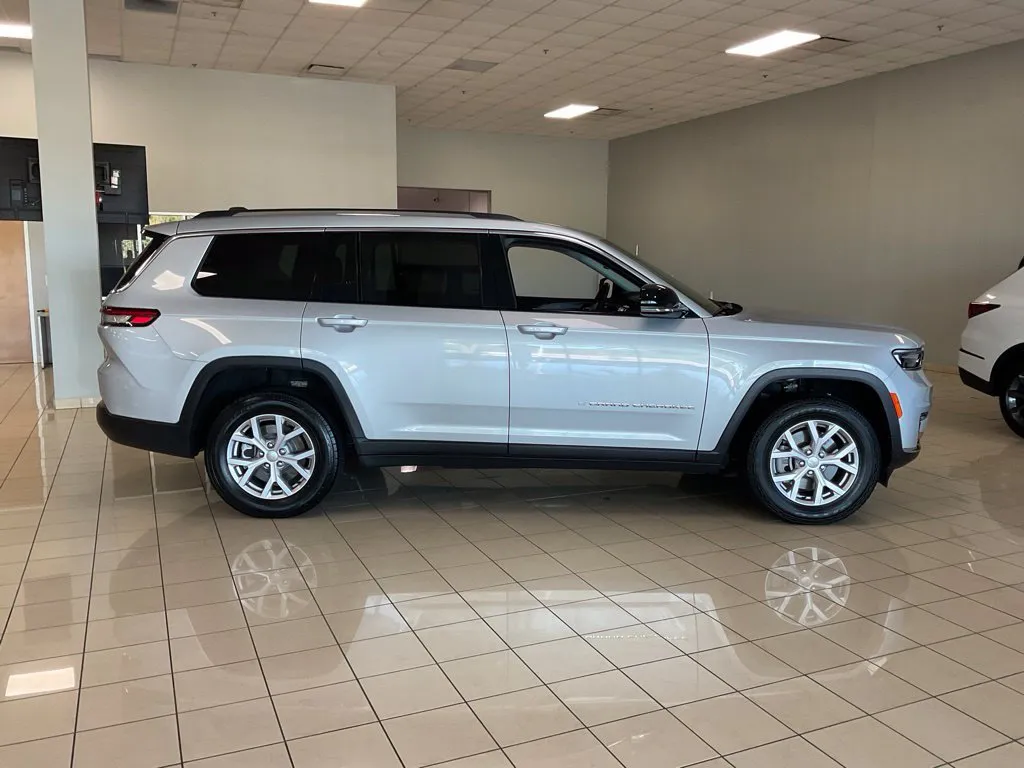 Jeep Grand Cherokee L photo 7