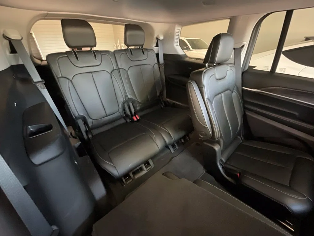 Jeep Grand Cherokee L photo 23