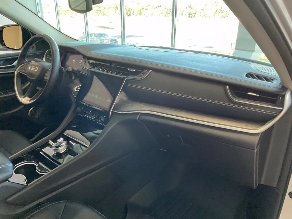 Jeep Grand Cherokee L photo 20