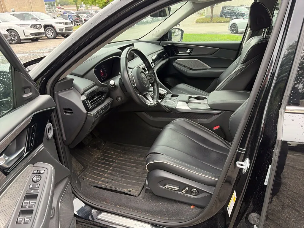 Acura MDX photo 10