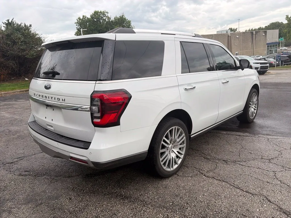 Ford Expedition photo 5