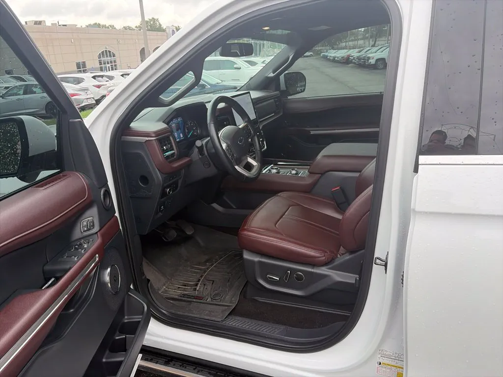 Ford Expedition photo 10