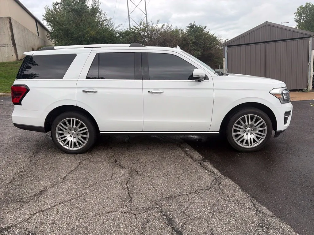 Ford Expedition photo 4