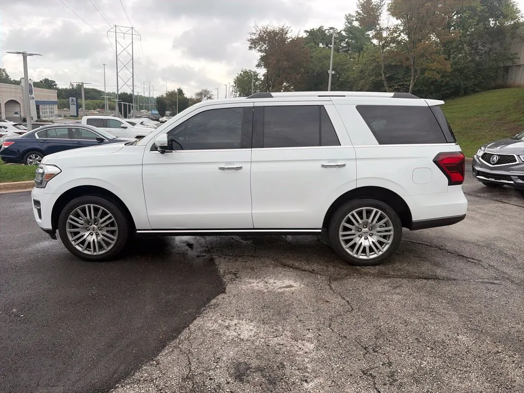 Ford Expedition photo 8
