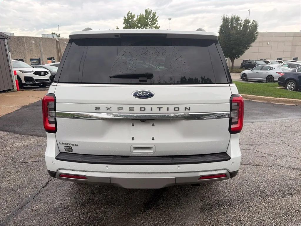 Ford Expedition photo 6