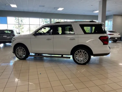 More photos of 2023 Ford Expedition Limited at Acura of Overland Park, KS