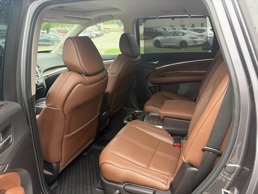 Acura MDX photo 9