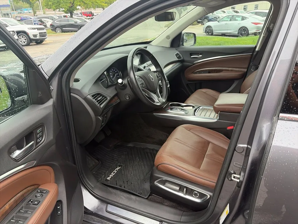Acura MDX photo 10
