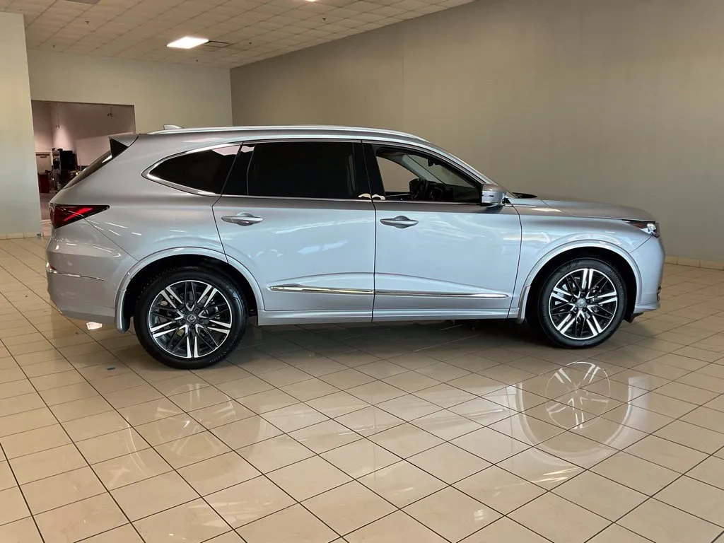 Acura MDX photo 7