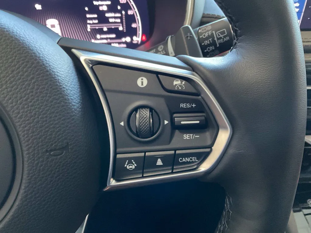 Acura MDX photo 14