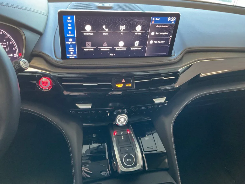 Acura MDX photo 16
